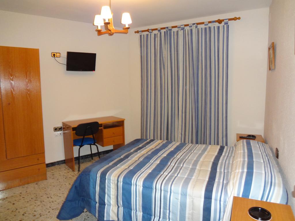Sanlúcar la Mayor Hostal San Pedro מראה חיצוני תמונה