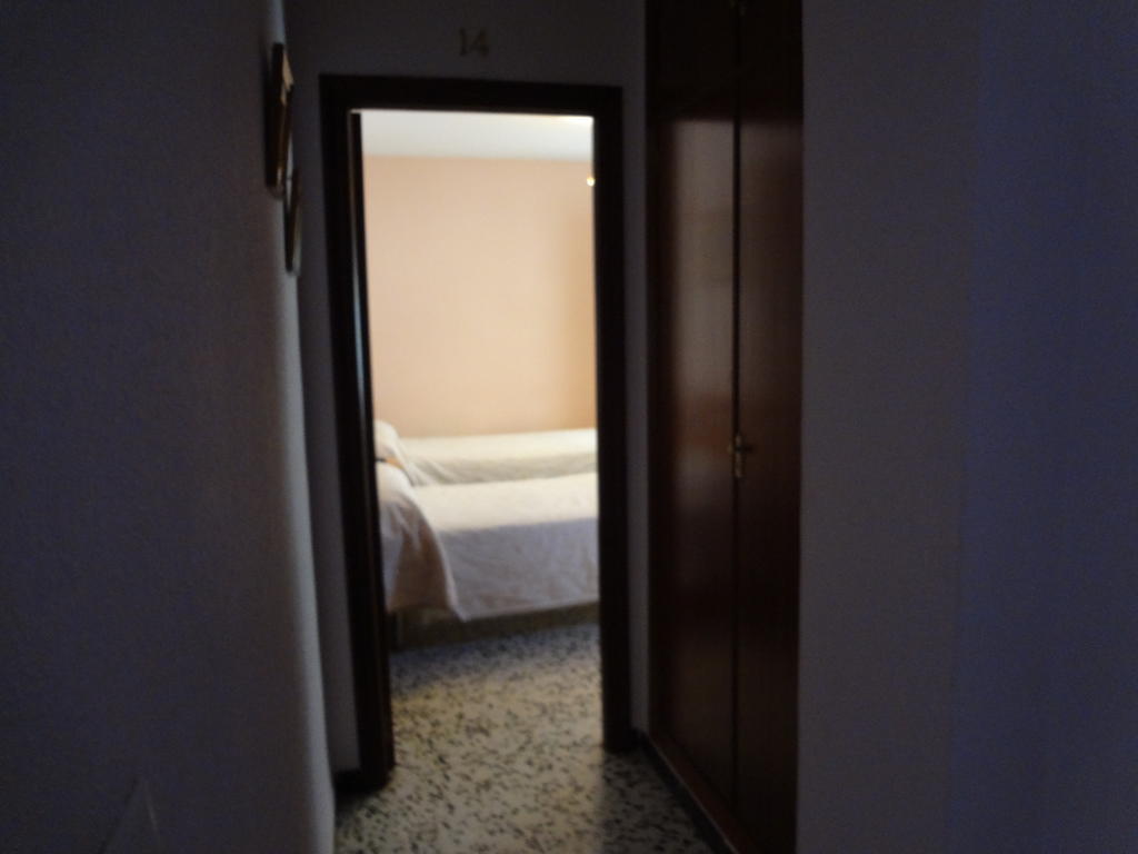 Sanlúcar la Mayor Hostal San Pedro מראה חיצוני תמונה