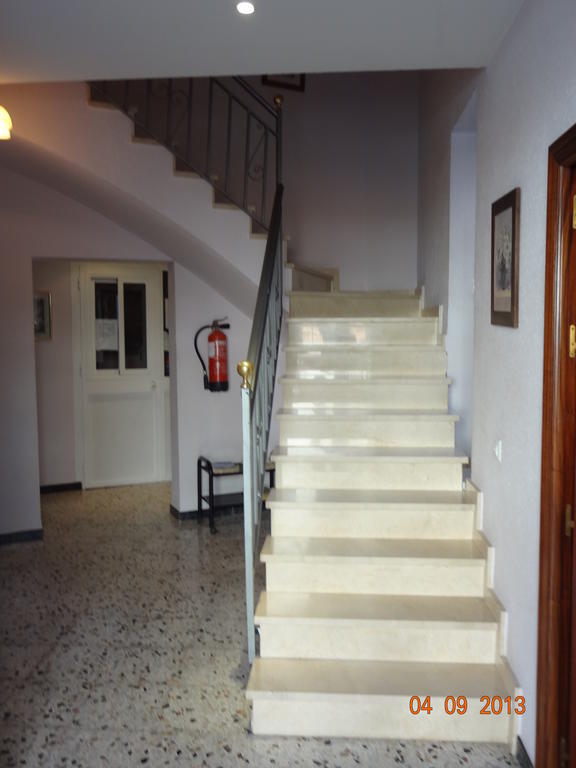 Sanlúcar la Mayor Hostal San Pedro מראה חיצוני תמונה
